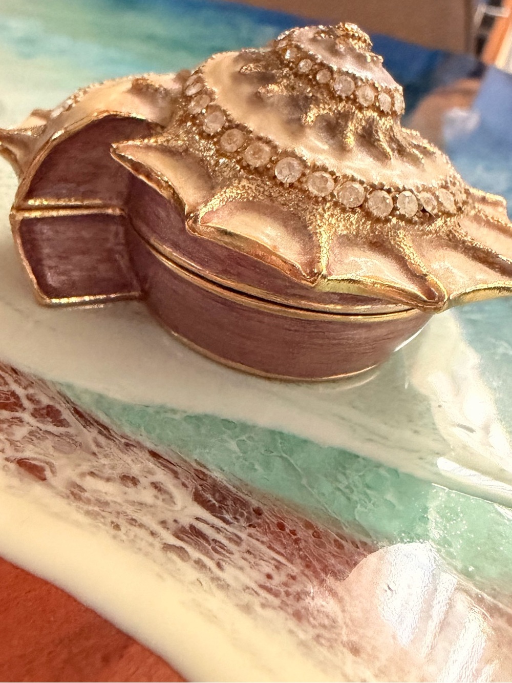 🐚Papyrus Gold and Cream Rhinestone Shell Trinket Box - Picture 2 of 6